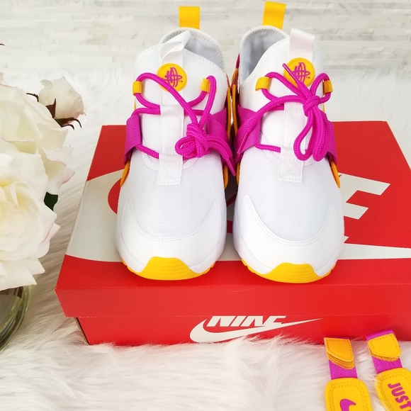 New W NIKE Air Huarache City Sneakers - Picture 5 of 6